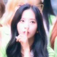 “对我好一点 我和我的可爱都给你 ???... 坚强的女孩子是会哭，