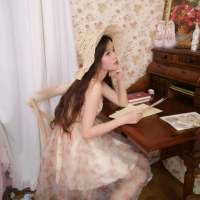 承蒙你出现 够我新鲜感很多年 一个人久了， 不懂两