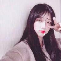 甜甜的少女心头像. 我们只是在一个安稳的