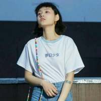他年若隔世，你偶遇我埋骨之地，独饮一坛，... 这一生无人伴我以歌，