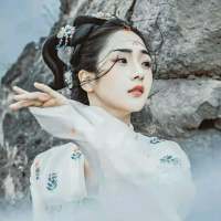 过情关谁敢闯，望明月心悲凉，千古恨轮回尝... 我们就这样维持不咸不