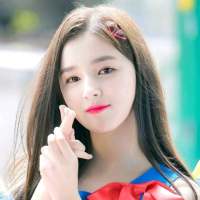 趁你还年轻去绿你想绿的人 两个人各怀心事相拥在