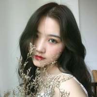 你那么爱笑却还是抵不过内心的四处荒芜 一生落魄，最爱自己。