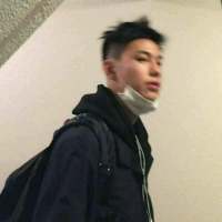 才十多岁的年龄 又哪来的那么多悲情  ... 要披金戴银，要万众瞩