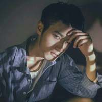 人潮拥挤我能感觉你. 熟悉我的人都知道你.