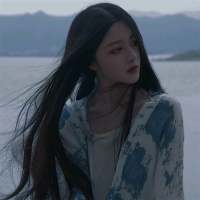 别人手牵手，我牵我的