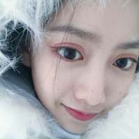 我与世界只差一个你 谁对谁错，再无力分辨