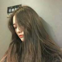 “总有个人会爱你不大的眼睛 不高的鼻梁 ... 无论你多么坚强我永远