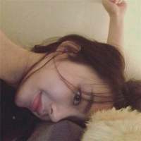 我躲在角落里经过，然