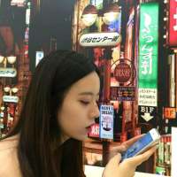 爱需要磨合 需要时间到最后两个人都会变成... 擦去脸上的泪水，但心