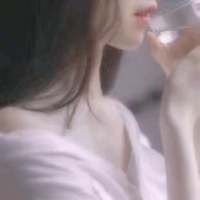 “恋爱会让人变成傻子”。 等到风景看透时，也许