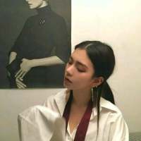 每天一更 女头奉上 带着雨伞却期待天晴，