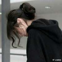 何必执着一张脸 你现在连曾经百分之一