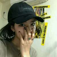 ?  我畏寒  却偏爱冬天   三分钟热... 不知不觉已经分开了太