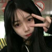 “你笑的真勉强” There is a