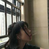 太廉价的糖总归没有那么甜。 你从陌生走来又重复着