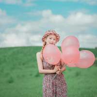 美少女情怀 别以为钻进人群你就不