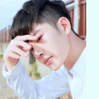 白衣执笔画浮生. 风带走了云，阳光送走