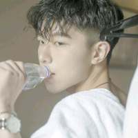 那种痛心的感觉经历几次就够了 失望攒够了 ... 我就喜欢上课上到一半