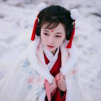 繁华尽处 寻一处无人山谷建一木制小屋铺... 我就是那种你常陪我我