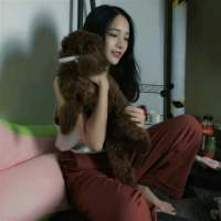 一个人值不值得你穷极一生去喜欢不是看他... 从来不奢求会有人真心