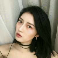 很久没有见面的人 除了没有机会 就是没有勇... 身处人海也觉得孤独，