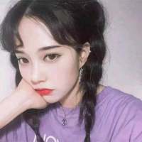女头 当白日高挂在树梢上，