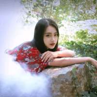 在万马齐喑的回忆里 在众人绵长的呼吸间 ... 云落泪了风会吹干它风