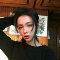 你喜欢的人已经和别人说完晚安睡着了  ... 疲惫的只是那一双赶路
