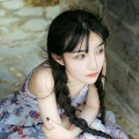 在万马齐喑的回忆里 在众人绵长的呼吸间 ... 云落泪了风会吹干它风