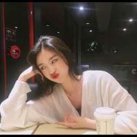 那个酒馆的老板娘生得一副好模样唇红齿白眉... 孤独不是封闭，痛苦不