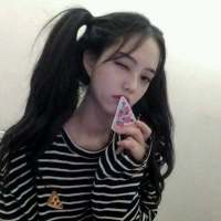 你是年少的欢喜。 我只是个陪你疯了一场