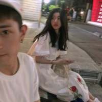 洛 钟情于岁月，浪荡于荒