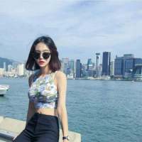 黛色浅浅映桃花，片片