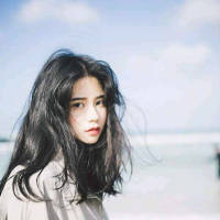 你努力合群的样子 真的特别孤独 I miss you