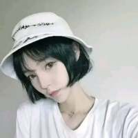 我喜欢一无所有的感觉，就像死了一样干净 我会借着时光的声音去