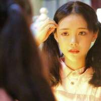 世界上有两个我,一个假装快乐,一个真心难过 你的名字你的眼睛你的