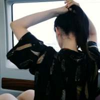 背影女头 愿我余生，被烟酒缠身