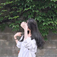 感情真是个霸道的东西 不问先后 不问缘由 总会有些黑与白的东西