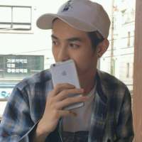 “我用年轻 来原谅这个除了无知 懒散和叛... 朋友，我只在乎质量，