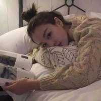 有些事就是不值得被原谅，跟大不大度没有... 当眼泪溢出眼眶时候