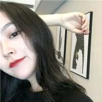 "别把谁想的多好  也别把谁想的多坏... 感情这东西伤人太深。