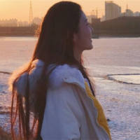 以后，我想从你的窗子里看月亮。 你可愿与我一起溺入深