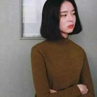 “洗了个稍久点的热水澡 头发吹了半干 拆... 从来没有什么感同身受
