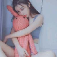 共享 蹲下身，让淤积的池水