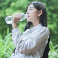 唯美头像.。。。 我浮沉浪似人潮，哪会