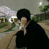 帅哥 一个人的悲伤，一个人