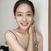 现在的女孩子都是 亲人面前小清新 外人面... 终于放过你也放过自己