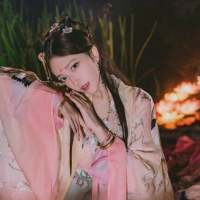 “北方有佳人 倾国又倾城” 现在的我能远观你不动