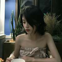 江南月：风光尽在你眼里 纯白的季节，暖黄的街